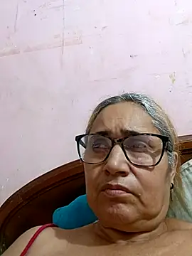 Snapshot of _candi chatting on October 20, 2025, 9:59 pm  candi online show from October 20, 2025, 9:59 pm