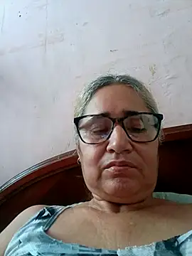 Snapshot of _candi chatting on October 27, 2025, 12:39 pm  candi online show from October 27, 2025, 12:39 pm