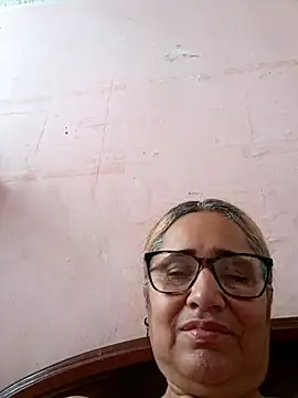 Snapshot of _candi chatting on October 19, 2025, 12:41 pm  candi online show from October 19, 2025, 12:41 pm