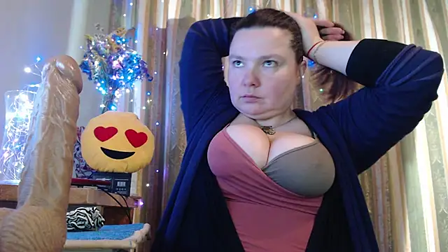 amorelara online show from February 20, 2026, 7:10 am