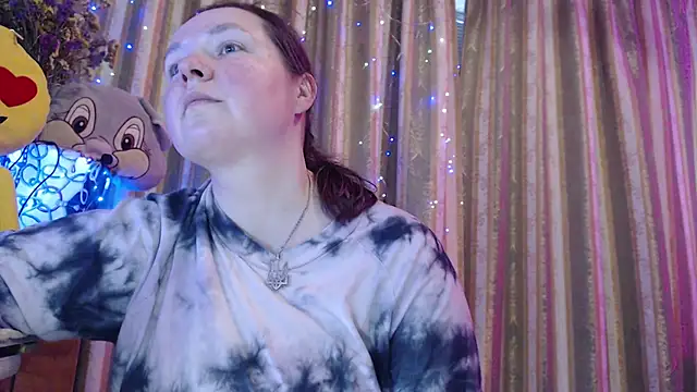 amorelara online show from April 13, 2026, 11:58 am