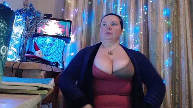 amorelara online show from February 10, 2026, 3:49 am