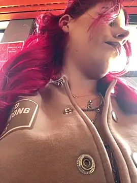 RiriRoseey online show from April 14, 2026, 8:08 am