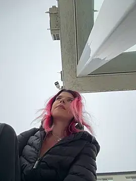 Snapshot of RiriRoseey chatting on October 26, 2025, 7:53 am RiriRoseey online show from October 26, 2025, 7:53 am