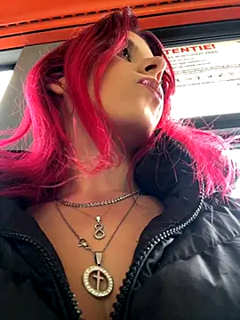 Snapshot of RiriRoseey chatting on October 15, 2025, 7:16 am RiriRoseey online show from October 15, 2025, 7:16 am