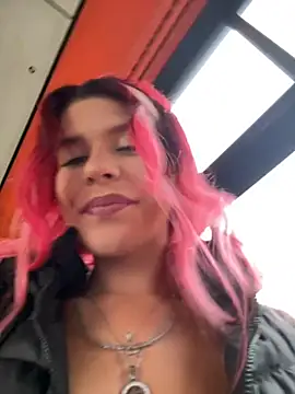 Snapshot of RiriRoseey chatting on October 9, 2025, 6:36 am RiriRoseey online show from October 9, 2025, 6:36 am