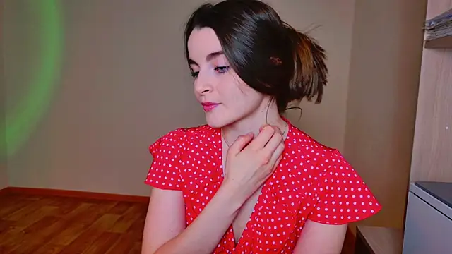 Snapshot of Miss_Arwen chatting on January 28, 2025, 5:14 pm Miss Arwen online show from January 28, 2025, 5:14 pm