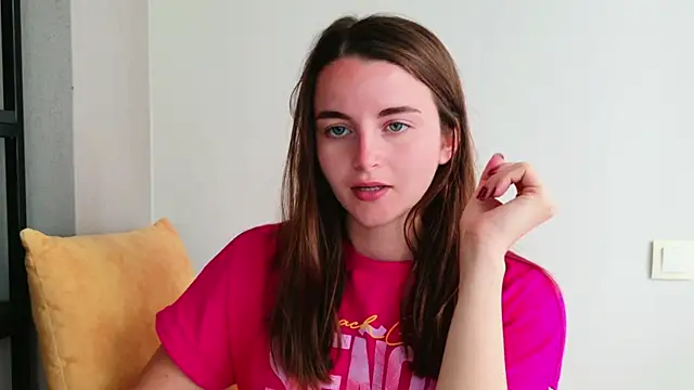 Snapshot of Miss_Arwen chatting on June 22, 2026, 9:28 am Miss Arwen online show from June 22, 2026, 9:28 am