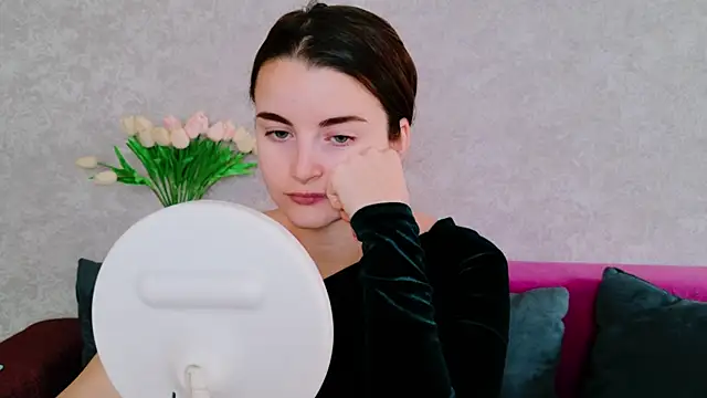 Snapshot of Miss_Arwen chatting on October 6, 2025, 3:51 am Miss Arwen online show from October 6, 2025, 3:51 am