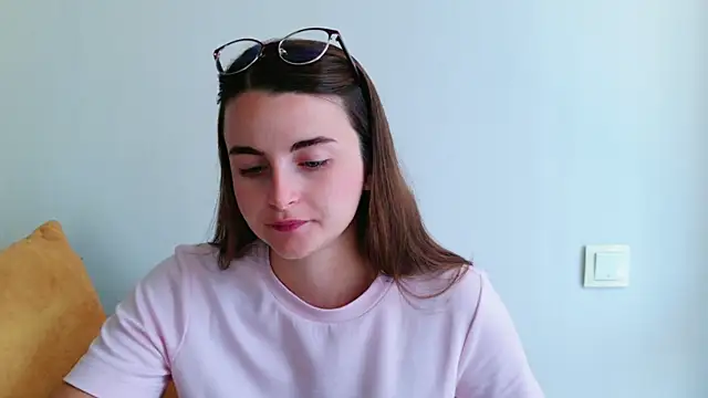 Snapshot of Miss_Arwen chatting on July 1, 2026, 9:42 am Miss Arwen online show from July 1, 2026, 9:42 am