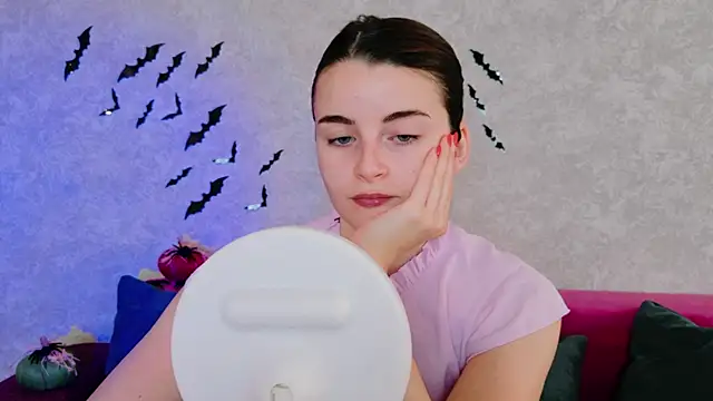 Snapshot of Miss_Arwen chatting on October 14, 2025, 3:51 am Miss Arwen online show from October 14, 2025, 3:51 am