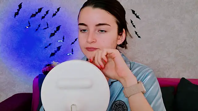 Snapshot of Miss_Arwen chatting on October 16, 2025, 3:37 am Miss Arwen online show from October 16, 2025, 3:37 am