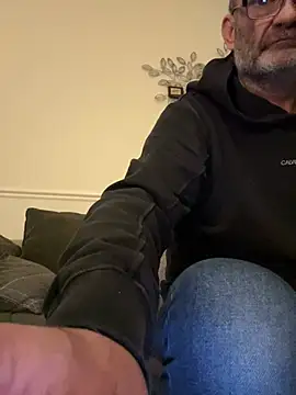 Snapshot of Shyboy817 chatting on February 8, 2026, 7:55 pm Shyboy817 online show from February 8, 2026, 7:55 pm