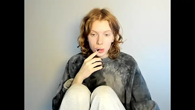 StellaDavis online show from November 25, 2025, 8:14 am