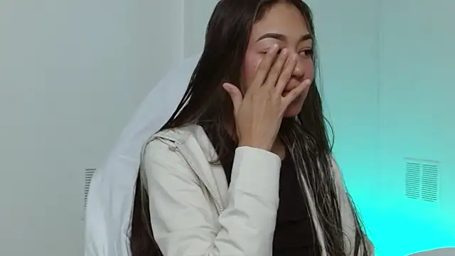 Snapshot of hantonella_ chatting on October 29, 2025, 12:37 pm hantonella online show from October 29, 2025, 12:37 pm