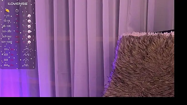 Snapshot of CynthiaWest chatting on October 17, 2025, 3:10 am CynthiaWest online show from October 17, 2025, 3:10 am