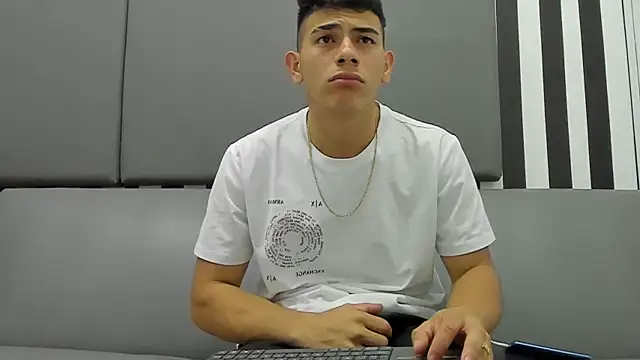 andrew rose  online show from February 15, 2025, 3:09 am