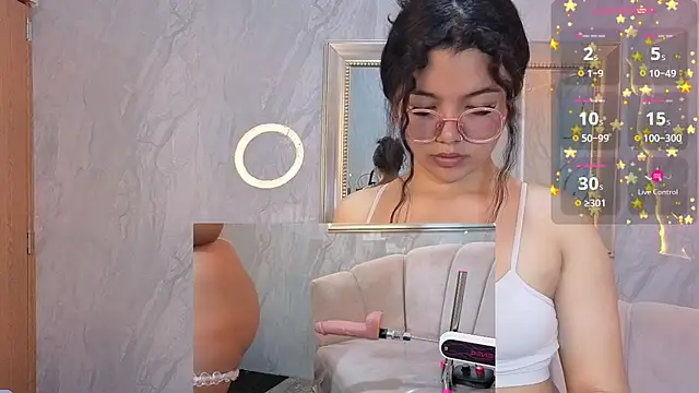 victoria castillo b online show from April 7, 2026, 9:05 pm