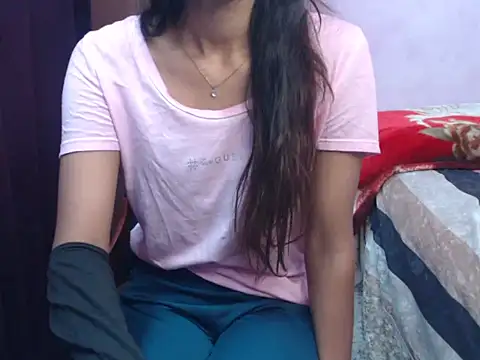 Angel kiyara online show from November 17, 2025, 8:40 am