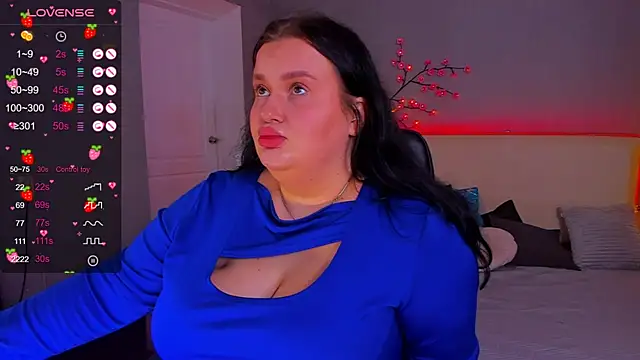 MonaSteele online show from November 12, 2025, 12:31 pm