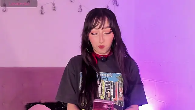 Snapshot of v1cky_ chatting on February 17, 2026, 10:18 pm v1cky online show from February 17, 2026, 10:18 pm