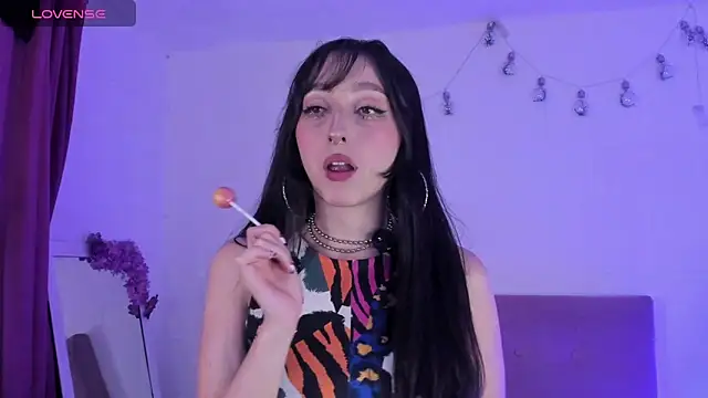 Snapshot of v1cky_ chatting on February 9, 2026, 11:03 pm v1cky online show from February 9, 2026, 11:03 pm