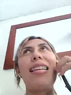 Snapshot of Samy_Gag chatting on October 31, 2025, 3:08 pm Samy Gag online show from October 31, 2025, 3:08 pm