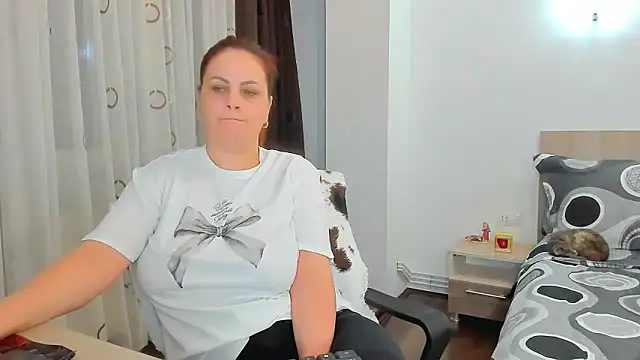 Adelamilfsex online show from September 26, 2025, 7:43 pm