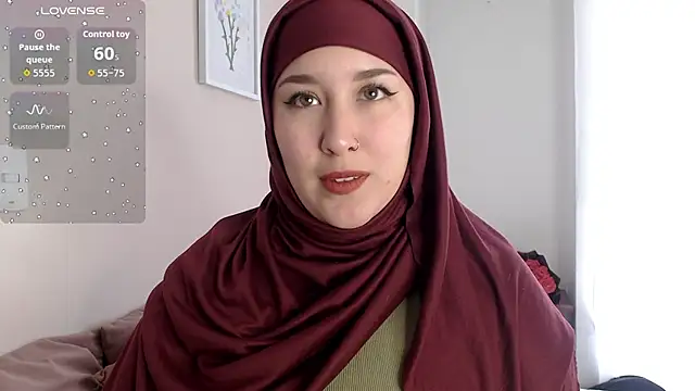 Dalila bashar online show from October 3, 2025, 2:18 pm