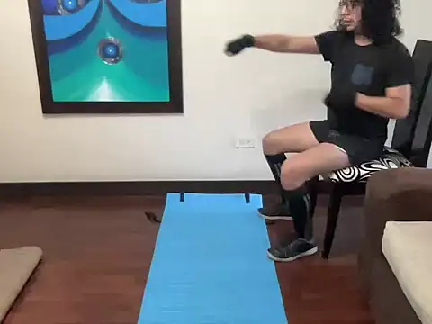 littlelatinhunter online show from November 21, 2025, 11:42 am