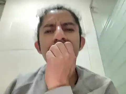 littlelatinhunter online show from December 15, 2025, 11:05 am