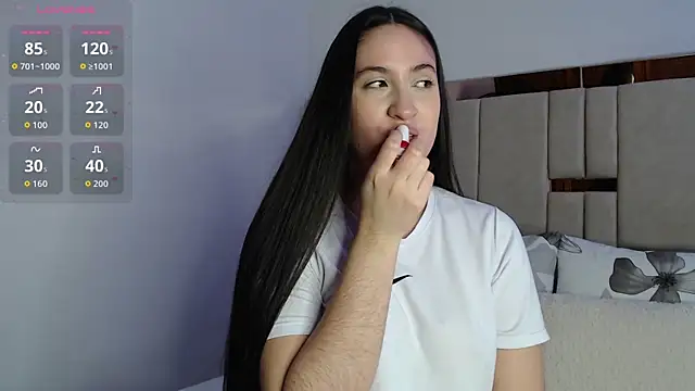 sofiaduque 26 online show from November 4, 2025, 8:01 pm