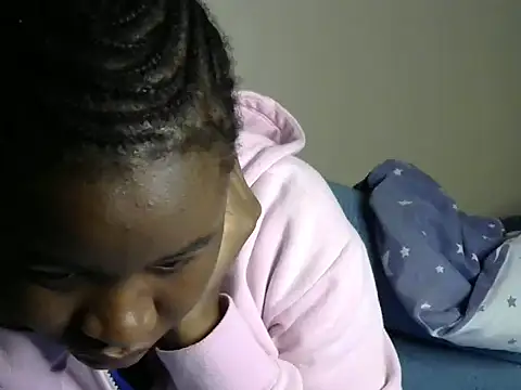 Novah  online show from November 29, 2025, 8:20 pm