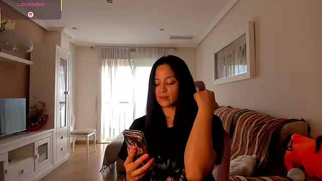 bella apont online show from October 13, 2025, 3:13 pm