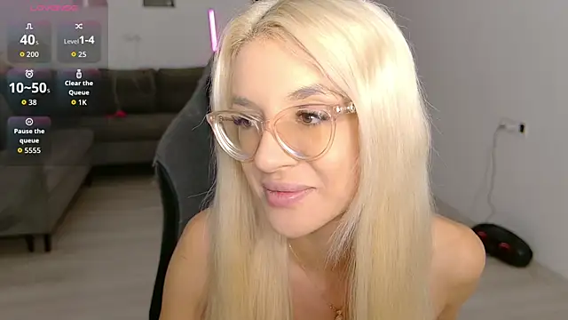 Snapshot of LovelyBianca chatting on June 21, 2026, 8:25 pm LovelyBianca online show from June 21, 2026, 8:25 pm