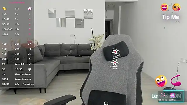 LovelyBianca online show from March 18, 2026, 1:53 am