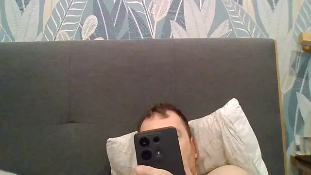 Snapshot of Au_plaisir_des_femmes chatting on December 15, 2025, 7:58 am Au plaisir des femmes online show from December 15, 2025, 7:58 am