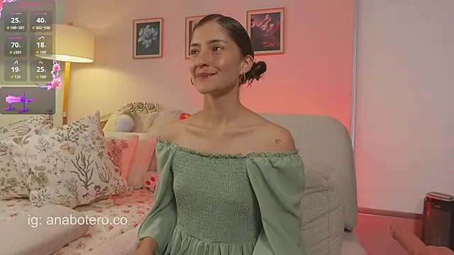 Snapshot of KittyAna chatting on October 27, 2025, 8:32 pm KittyAna online show from October 27, 2025, 8:32 pm