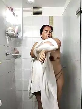 MARIANMILLS   online show from December 21, 2025, 2:08 pm