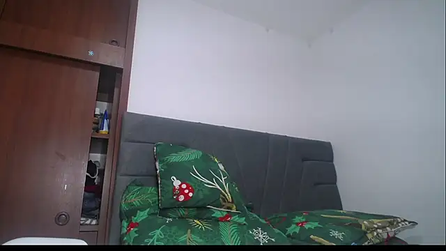 Snapshot of Yinn_Silver chatting on January 15, 2026, 8:51 am Yinn Silver online show from January 15, 2026, 8:51 am