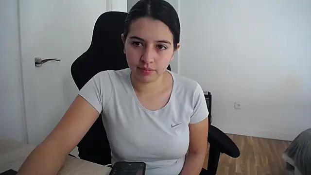 Snapshot of Contantin_helena chatting on February 6, 2026, 11:06 am Contantin helena online show from February 6, 2026, 11:06 am