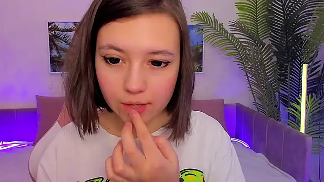 Lina Brownie online show from March 14, 2025, 5:27 am