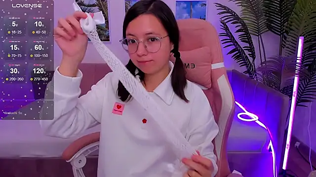 Lina Brownie online show from October 6, 2025, 2:35 am