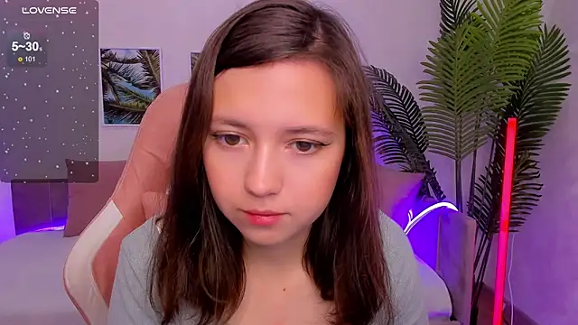 Lina Brownie online show from September 19, 2025, 2:48 am