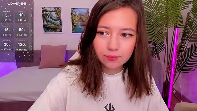 Lina Brownie online show from September 12, 2025, 2:23 am