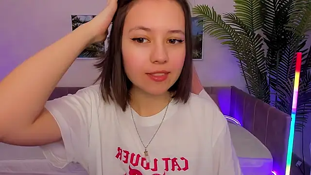 Lina Brownie online show from March 3, 2025, 5:05 am