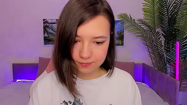 Lina Brownie online show from March 21, 2025, 2:28 am