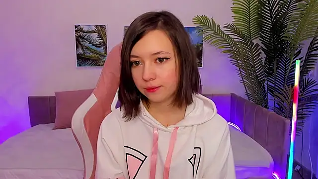 Lina Brownie online show from February 28, 2025, 1:47 am