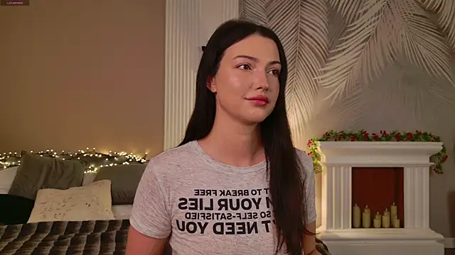 Miley Smile online show from December 21, 2025, 5:31 am