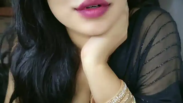 Snapshot of Spice-Summi chatting on October 11, 2025, 1:23 pm Spice-Summi online show from October 11, 2025, 1:23 pm